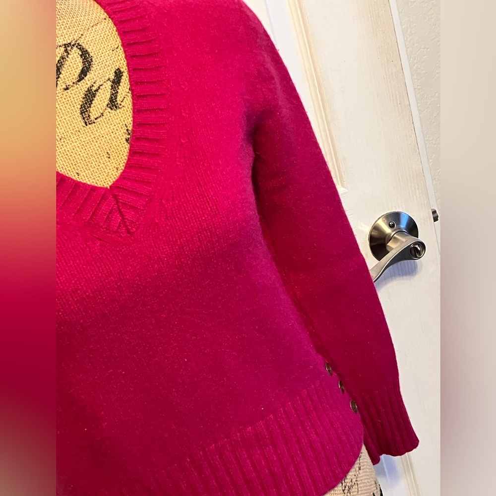 Faconnable thick lamb’s wool magenta berry pink short length v-neck knit sweater - Picture 5 of 15